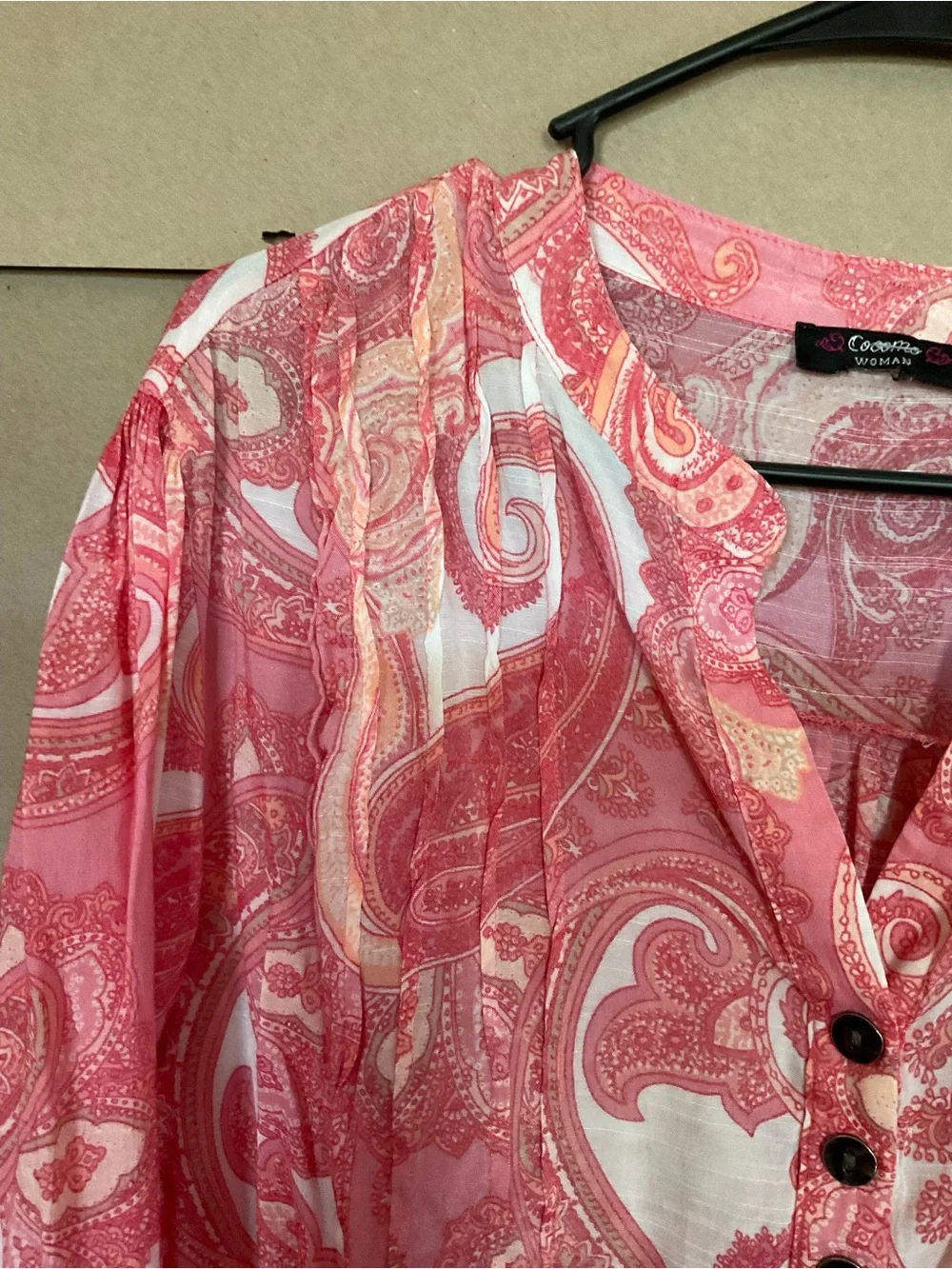 Cocomo woman Pink Paisley Button-Front Tunic Top. Size XL - Picture 4 of 11